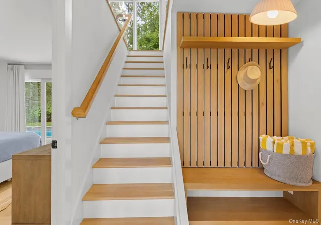 Photo 4 of Single family home for sale at 1039 Springs Fireplace Rd, East Hampton, NY 11937 | MLS# 1061657 | Listing updated on 2026-10-13