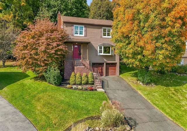 Photo 2 of Single family home for sale at 15 Holly Ridge Rd, Mount Pleasant, NY 10595 | MLS# 1061679 | Listing updated on 2026-10-20