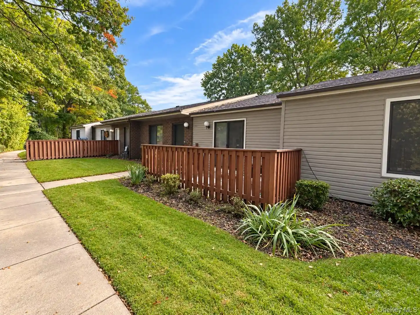 Listing Photo 2 - Condo for sale in 780 Hilltop Ct located at 780 Hilltop Ct, Coram, NY 11727 - Unit 780 Hilltop Ct