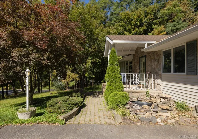 Photo 3 of Single family home for sale at 10 Michelle Dr, Newburgh, NY 12550 | MLS# 1061789 | Listing updated on 2026-10-22