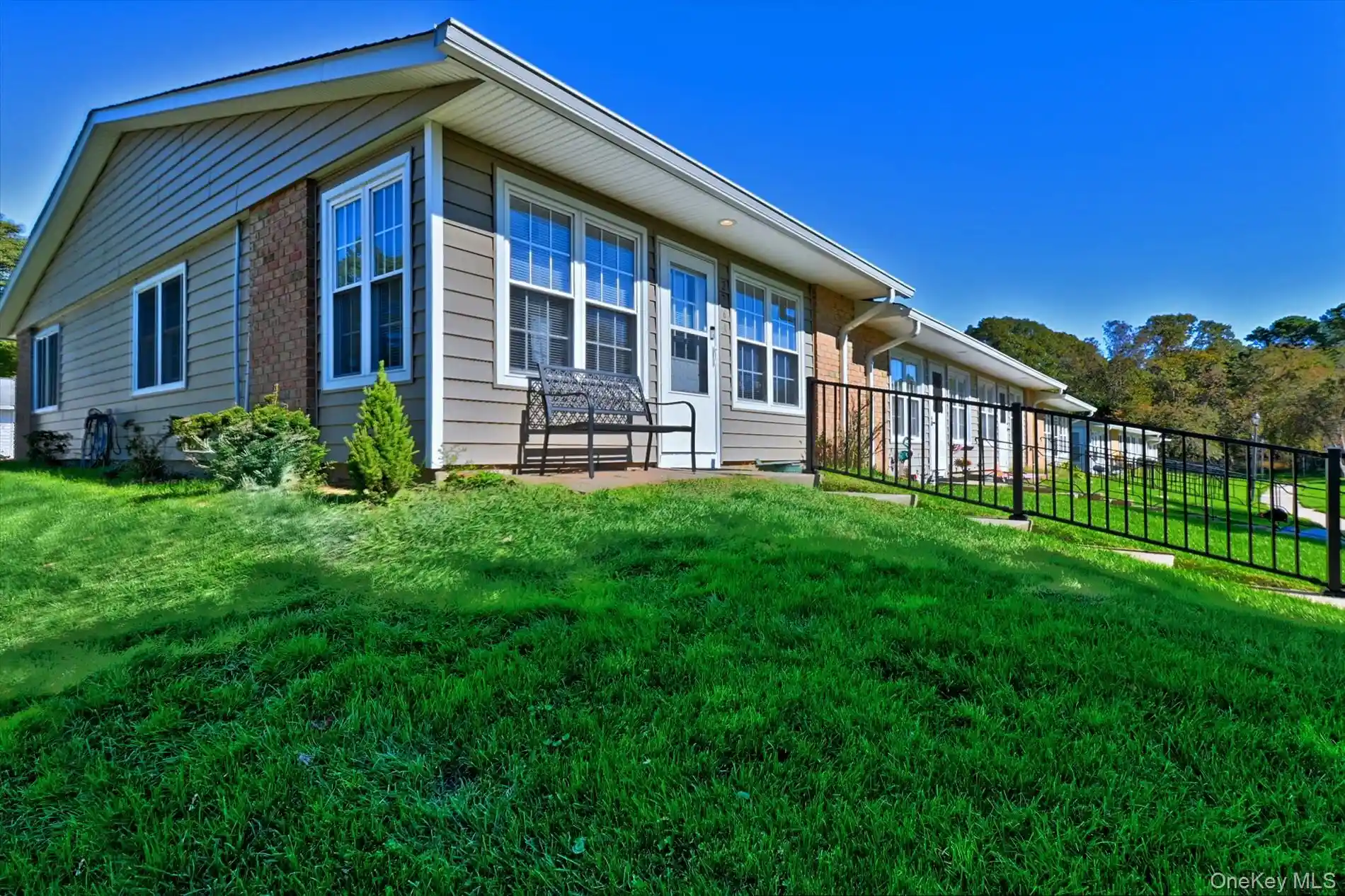 Listing Photo 1 - Condo for sale in 276 Berwick Ct located at 276 Berwick Ct, Brookhaven, NY 11961 - Unit 276 Berwick Ct