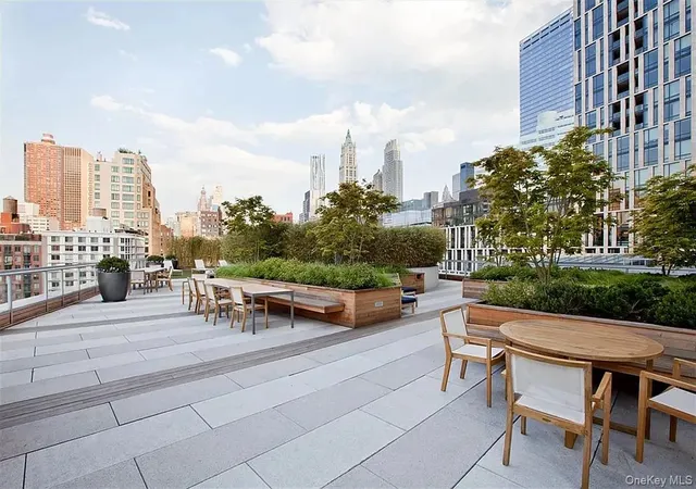 Photo 3 of Condo for sale at 200 Chambers St #17F, New York, NY 10007 | MLS# 1061854 | Listing updated on 2026-10-14