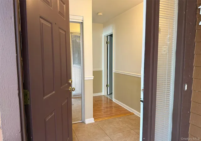Listing Photo 4 - Condo for sale in building located at 1408 Eagle Bay Dr, Ossining, NY 10562