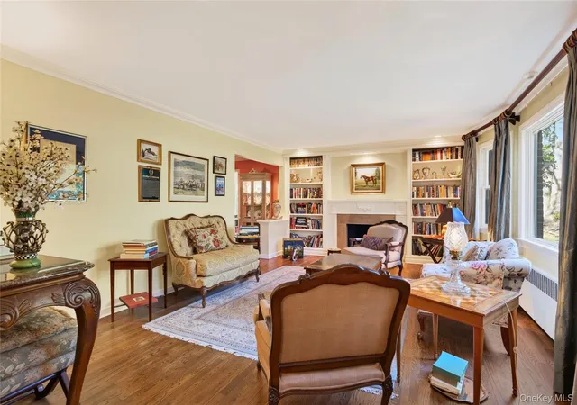 Photo 4 of Single family home for sale at 18 Sills Ct, Huntington, NY 11721 | MLS# 1061904 | Listing updated on 2026-10-21