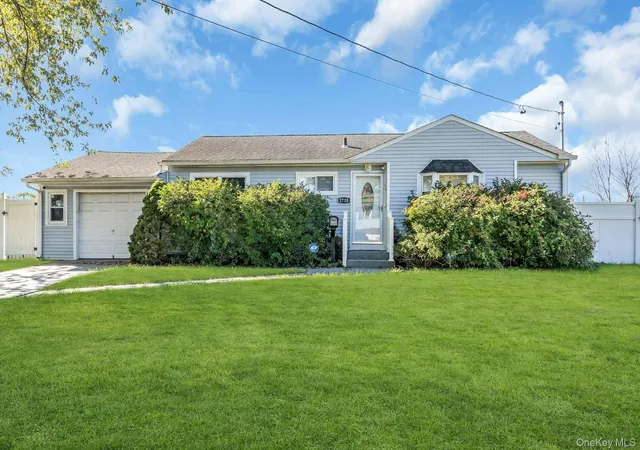 Photo 1 of Single family home for sale at 2710 Heather Ave, Brookhaven, NY 11763 | MLS# 1061933 | Listing updated on 2026-10-27