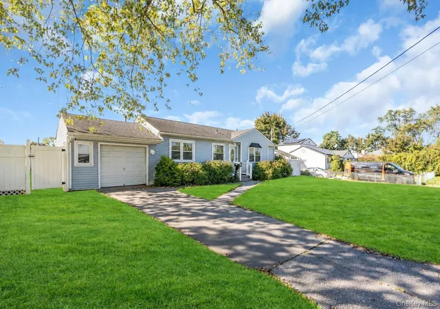 Photo 4 of Single family home for sale at 2710 Heather Ave, Brookhaven, NY 11763 | MLS# 1061933 | Listing updated on 2026-10-27