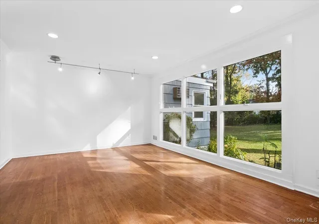 Photo 2 of Single family home for sale at 31 Rogers Dr, New Rochelle, NY 10804 | MLS# 1061934 | Listing updated on 2026-10-23
