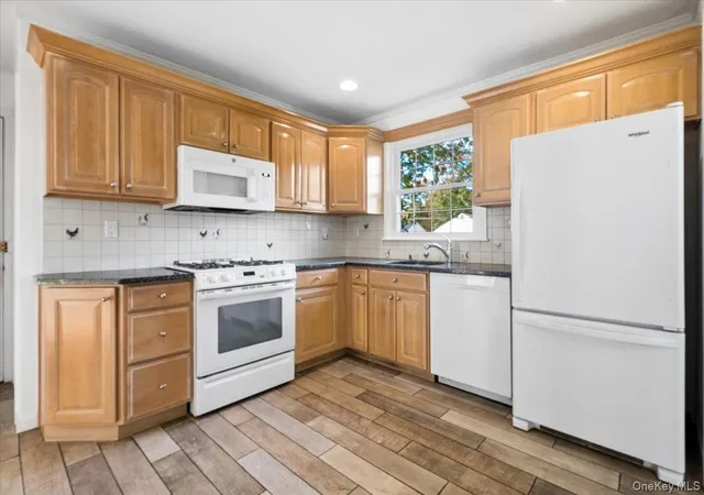 Photo 4 of Single family home for sale at 31 Rogers Dr, New Rochelle, NY 10804 | MLS# 1061934 | Listing updated on 2026-10-23
