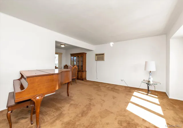 Photo 2 of Single family home for sale at 5 Lane Ave, Oyster Bay, NY 11803 | MLS# 1061951 | Listing updated on 2026-10-24