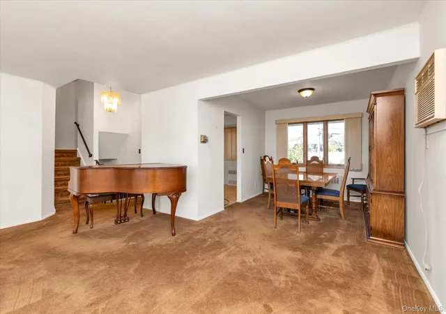 Photo 3 of Single family home for sale at 5 Lane Ave, Oyster Bay, NY 11803 | MLS# 1061951 | Listing updated on 2026-10-24