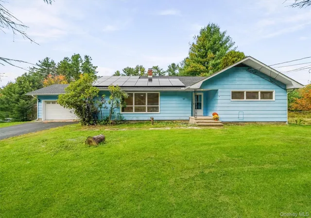Photo 4 of Single family home for sale at 53 Hartwood Clb Rd, Deerpark, NY 12780 | MLS# 1061954 | Listing updated on 2026-10-29
