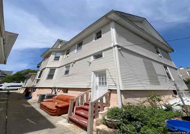 Photo 3 of House for sale at 8421 88th Street, New York, NY 11421 | MLS# 1061983 | Listing updated on 2026-10-14