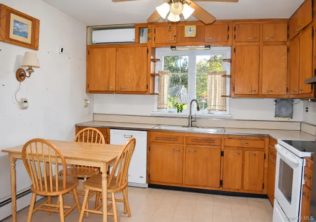 Photo 3 of Single family home for sale at 131 Irish Ln, Islip, NY 11730 | MLS# 1061995 | Listing updated on 2026-10-29