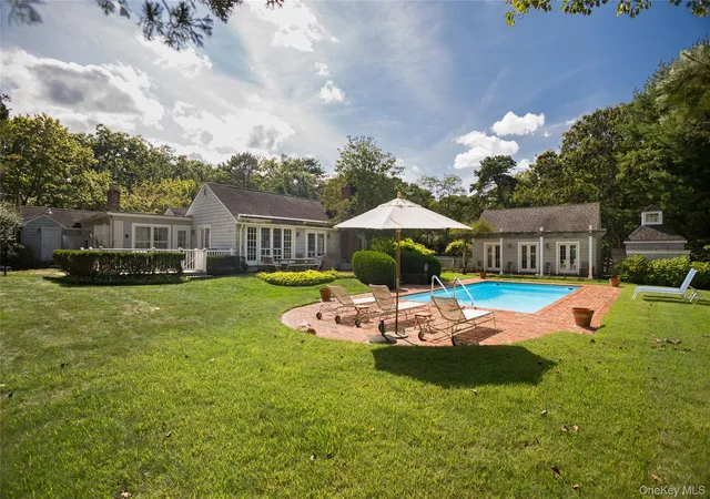 Photo 1 of Single family home for sale at 474 Water Ml Towd Rd, Southampton, NY 11968 | MLS# 1062009 | Listing updated on 2026-10-29