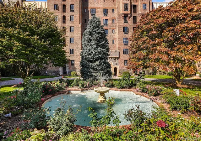 Listing Photo 2 - Condo for sale in building located at 66 Milton Rd, Rye, NY 14850 - Unit #D43