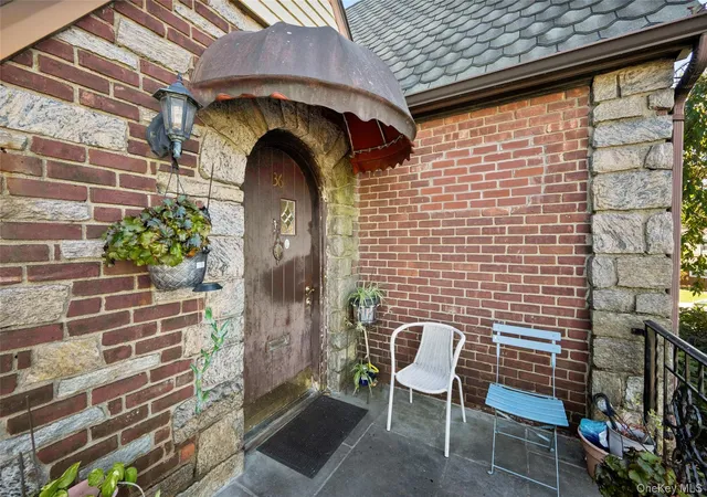 Photo 3 of Single family home for sale at 36 Hayward St, Yonkers, NY 10704 | MLS# 1062024 | Listing updated on 2026-10-28