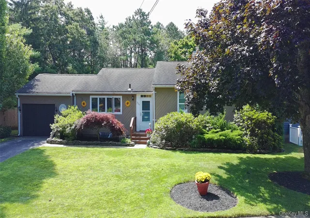 Photo 1 of Single family home for sale at 752 Mccord St #B, Southampton, NY 11978 | MLS# 1062043 | Listing updated on 2026-10-27