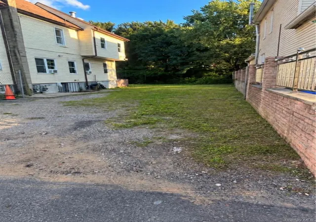Photo 1 of Land for sale at 3 Lockman Pl, Staten Island, NY 10303 | MLS# 1062061 | Listing updated on 2026-10-13