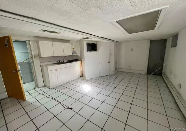 Photo 3 of House for sale at 27-37 Curtis St, New York, NY 11369 | MLS# 1062197 | Listing updated on 2026-10-14