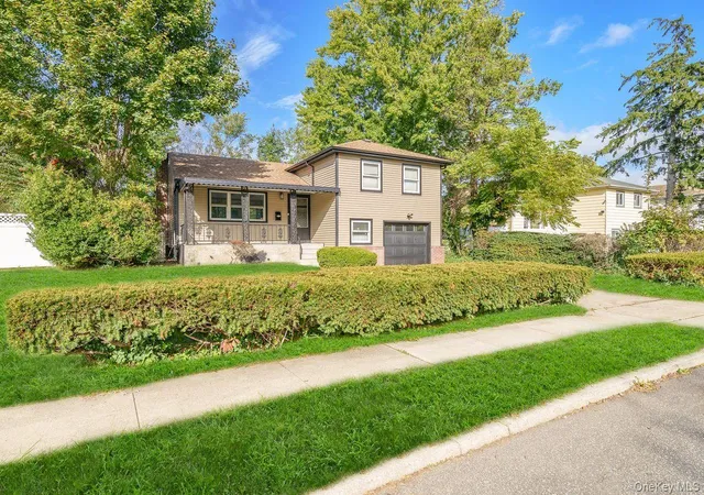 Photo 1 of Single family home for sale at 20 Ford Dr S, Oyster Bay, NY 11758 | MLS# 1062199 | Listing updated on 2026-10-28