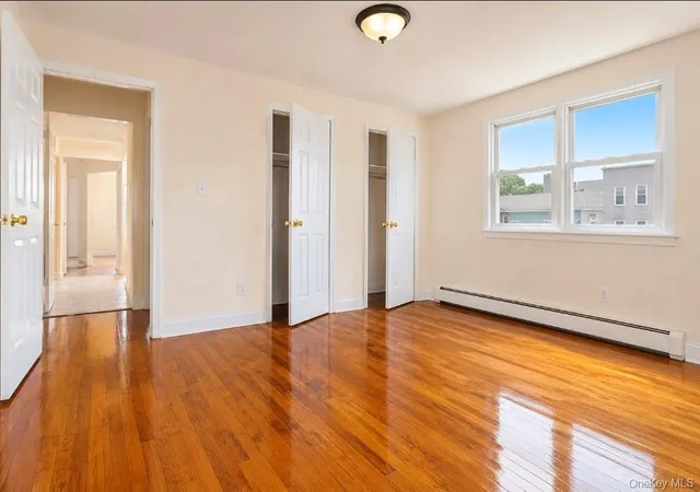 Photo 2 of House for sale at 2890 E 195th Street, New York, NY 10461 | MLS# 1062260 | Listing updated on 2026-10-15