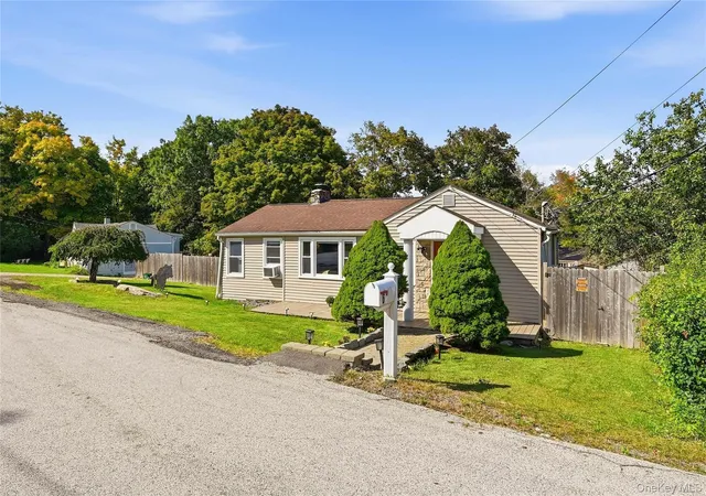 Photo 3 of Single family home for sale at 6 Mcgill Rd, Monroe, NY 10950 | MLS# 1062267 | Listing updated on 2026-10-18