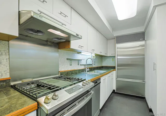 Photo 3 of Condo for sale at 1270 North Ave #5L 6L, New Rochelle, NY 10804 | MLS# 1062319 | Listing updated on 2026-10-27