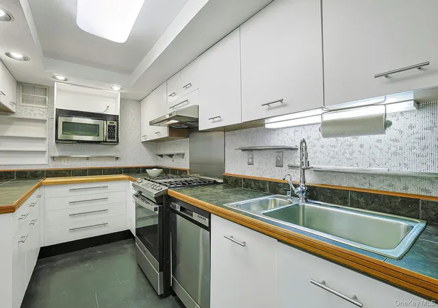 Photo 4 of Condo for sale at 1270 North Ave #5L 6L, New Rochelle, NY 10804 | MLS# 1062319 | Listing updated on 2026-10-27