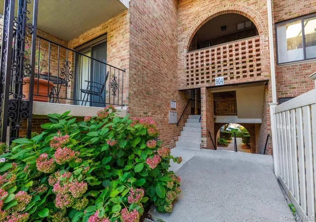 Photo 2 of Condo for sale at 904 N Broadway #43W, Yonkers, NY 10701 | MLS# 1062442 | Listing updated on 2026-10-27