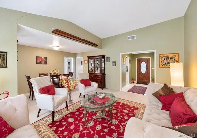 Photo 4 of Single family home for sale at 7 Thomas St, Brookhaven, NY 11727 | MLS# 1062444 | Listing updated on 2026-10-30