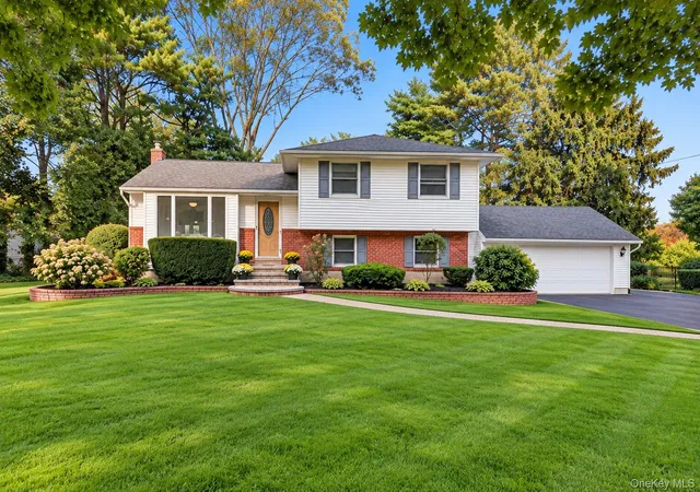 Single family home for sale at 121 Ketay Dr S, Huntington, NY 11731 | MLS# 1062488