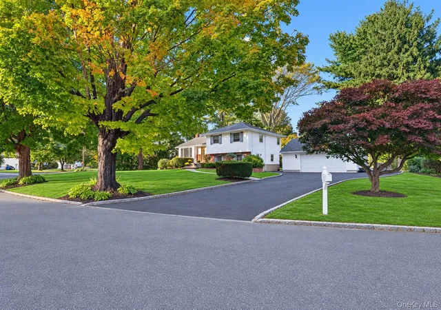 Photo 1 of Single family home for sale at 121 Ketay Dr S, Huntington, NY 11731 | MLS# 1062488 | Listing updated on 2026-10-30