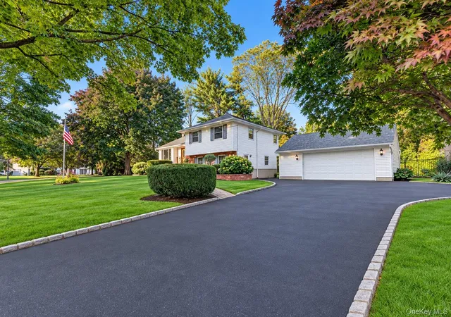 Photo 2 of Single family home for sale at 121 Ketay Dr S, Huntington, NY 11731 | MLS# 1062488 | Listing updated on 2026-10-30