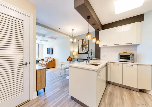 Listing Photo 3 - Condo for sale in building located at 64-05 Yellowstone Blvd, New York, NY 11375 - Unit #415AS