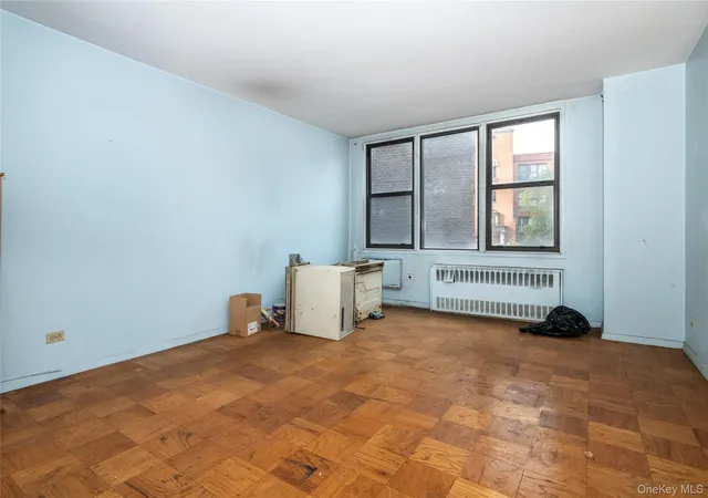 Photo 3 of House for sale at 3121 Middletown Rd #2B, New York, NY 10461 | MLS# 1062545 | Listing updated on 2026-10-28
