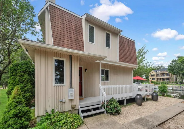 Single family home for sale at 470 Windy Point Ln, Southold, NY 11971 | MLS# 1062583