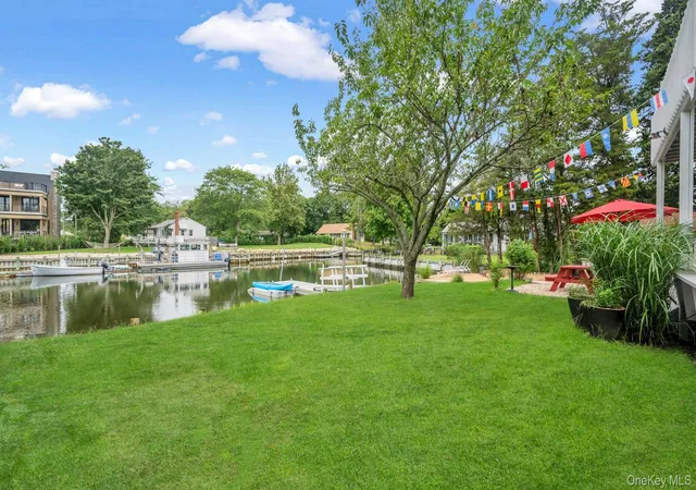 Photo 1 of Single family home for sale at 470 Windy Point Ln, Southold, NY 11971 | MLS# 1062583 | Listing updated on 2026-10-22