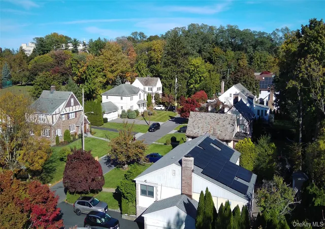Photo 4 of Single family home for sale at 48 Disbrow Cir, New Rochelle, NY 10804 | MLS# 1062623 | Listing updated on 2026-10-28