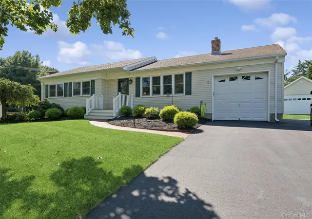 Photo 2 of Single family home for sale at 4105 Deep Hole Dr, Southold, NY 11952 | MLS# 1062645 | Listing updated on 2026-10-29