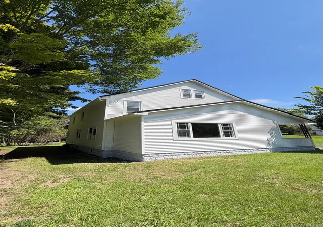Photo 3 of Single family home for sale at 1709 Glenwood Rd, Vestal, NY 13850 | MLS# 1062738 | Listing updated on 2026-10-21