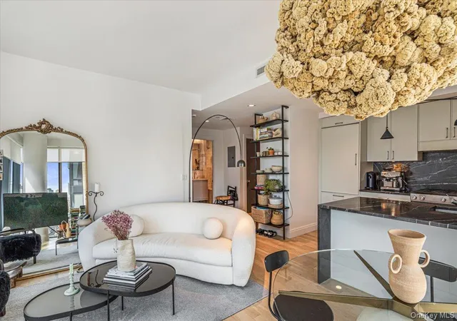Photo 4 of Condo for sale at 554 4th Avenue #7B, New York, NY 11215 | MLS# 1062753 | Listing updated on 2026-10-21
