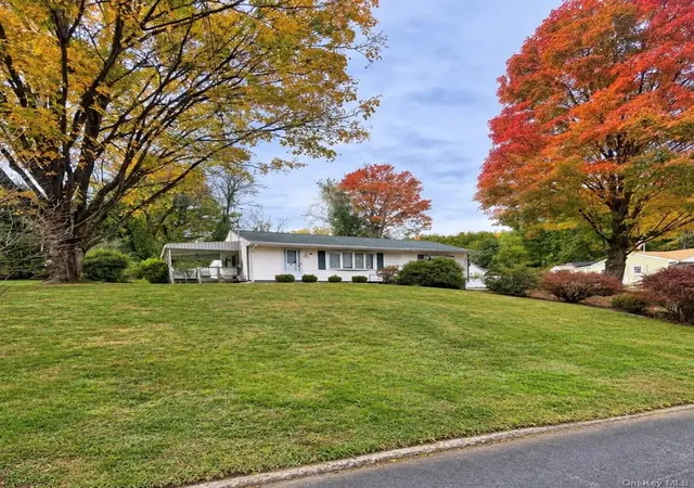Photo 4 of Single family home for sale at 18 Westwood Dr, Newburgh (town), NY 12550 | MLS# 1062776 | Listing updated on 2026-10-28
