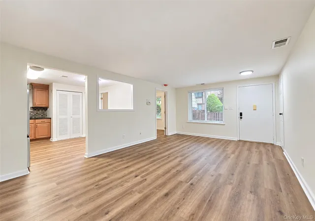 Photo 2 of Condo for sale at 88 Glenn Holw Dr Glenhollow, Brookhaven, NY 11776 | MLS# 1062847 | Listing updated on 2026-10-21