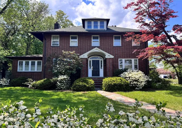 Photo 1 of Single family home for sale at 219 White Plains Rd, Eastchester, NY 10707 | MLS# 1062870 | Listing updated on 2026-10-24