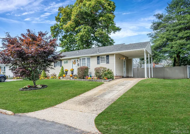 Photo 1 of Single family home for sale at 11 Langdon St, Islip, NY 11751 | MLS# 1062884 | Listing updated on 2026-10-25