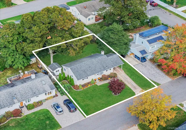 Photo 2 of Single family home for sale at 11 Langdon St, Islip, NY 11751 | MLS# 1062884 | Listing updated on 2026-10-25