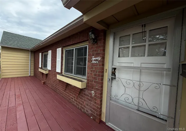 Photo 3 of Sale Pending at 24 Merilina Ave, Kingston, NY 12401 | MLS# 1062900 | Listing updated on 2026-10-29