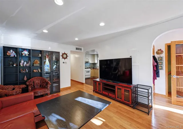 Photo 4 of House for sale at 6931 226th Street, New York, NY 11364 | MLS# 1062918 | Listing updated on 2026-10-26