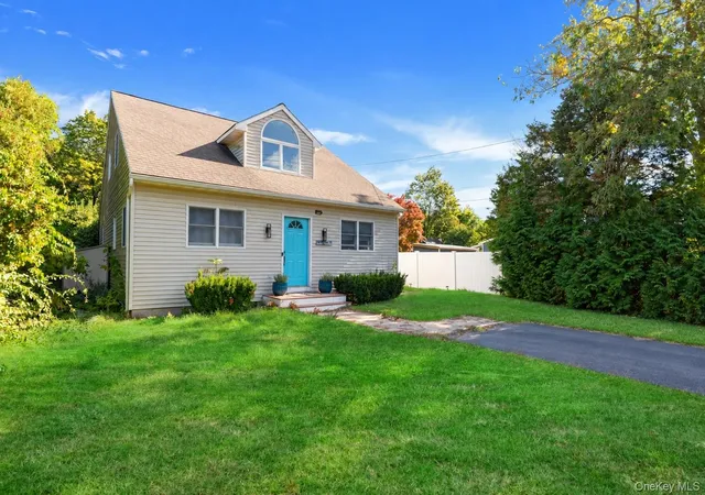 Photo 2 of Single family home for sale at 1480 Factory Ave, Southold, NY 11952 | MLS# 1062975 | Listing updated on 2026-10-23