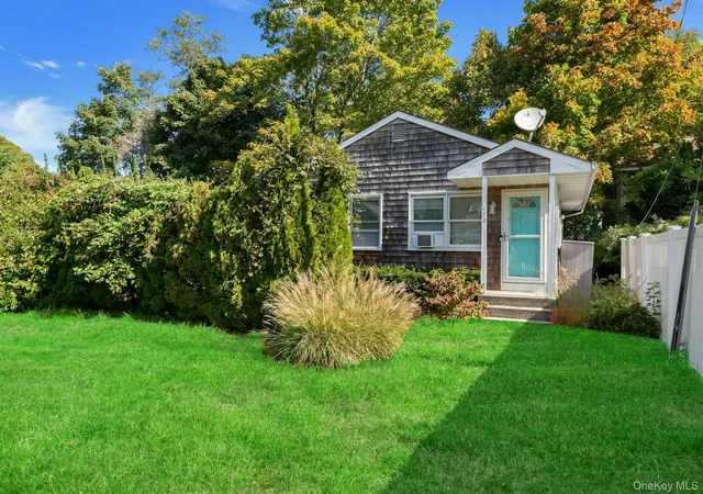 Photo 4 of Single family home for sale at 1480 Factory Ave, Southold, NY 11952 | MLS# 1062975 | Listing updated on 2026-10-23